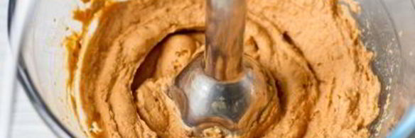 хумус с вялеными томатами