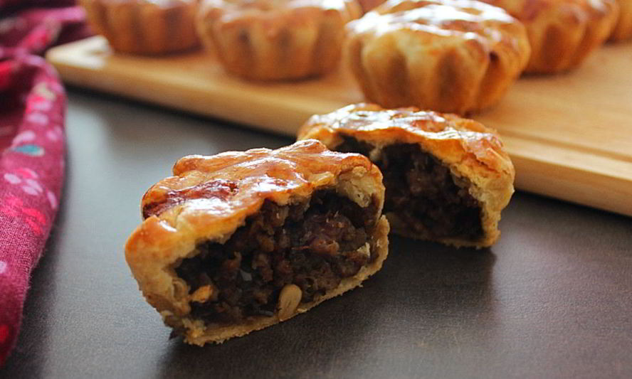 Рецепт корзиночек с фаршем, печеным баклажаном и кедровыми орешками