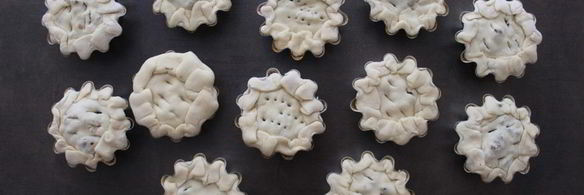 корзиночки с фаршем, печеным баклажаном и кедровыми орешками