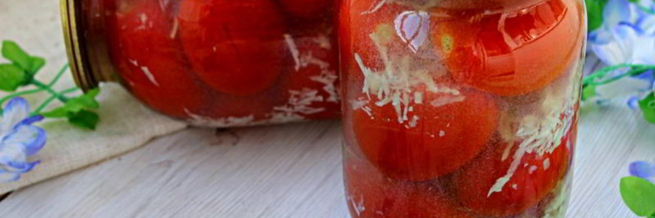 Маринованные помидоры с чесноком