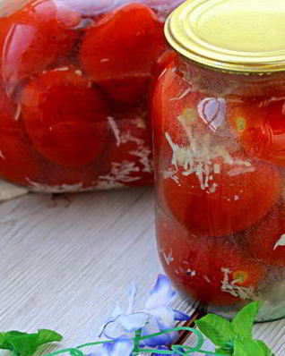 Маринованные помидоры с чесноком
