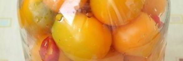 маринованные желтые помидоры с острым перцем