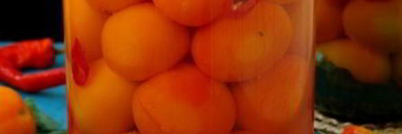 маринованные желтые помидоры с острым перцем