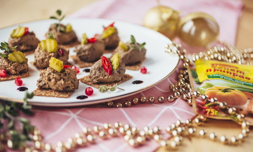 Рецепт новогодней закуски на крекерах