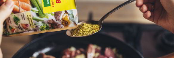 новогодняя закуска на крекерах