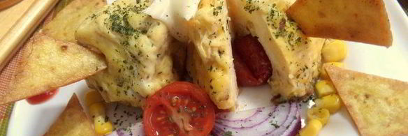 быстрый омлет из микроволновки с чипсами