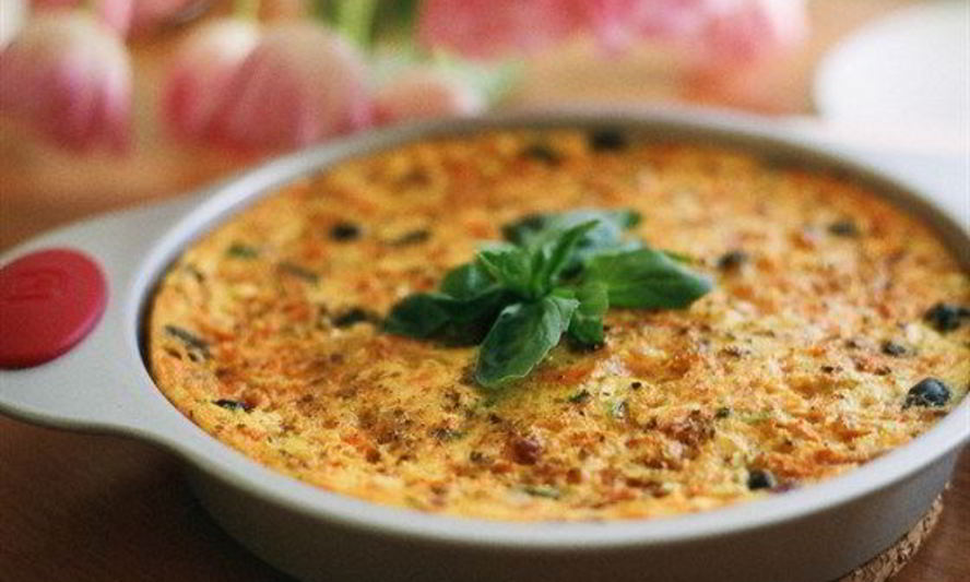 Рецепт фриттаты из кабачков и моркови с оливками