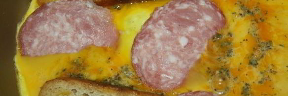 королевский омлет на гренке с колбасой сальчичон в мультиварке