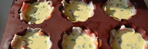 омлет с беконом в формочках