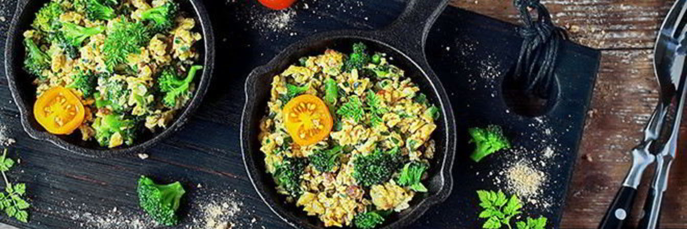 Омлет с брокколи и шнитт-луком