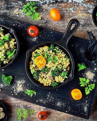 Омлет с брокколи и шнитт-луком