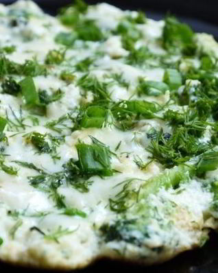 Омлет с брокколи на сковороде