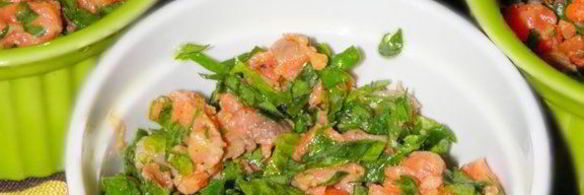 омлет с форелью в кокотницах со сметанным соусом