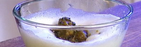 омлет с грибами, руколой и голубым сыром