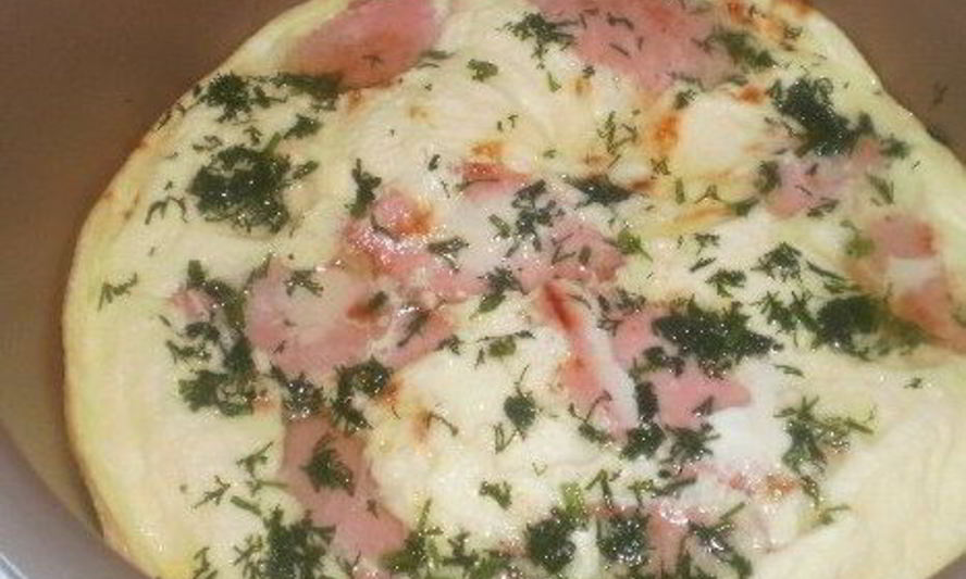 Рецепт омлета с колбаской в мультиварке