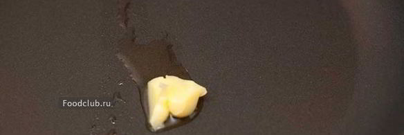 омлет с молоком на сковороде