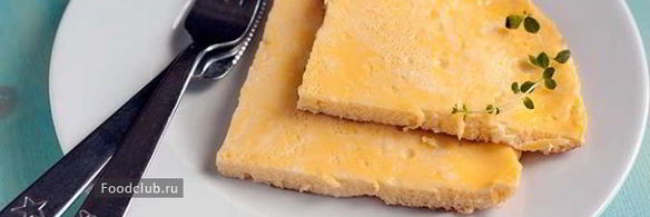 омлет с молоком на сковороде