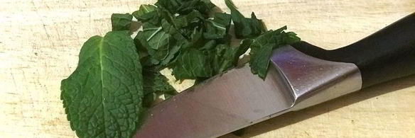 омлет с мятой и зеленым горошком