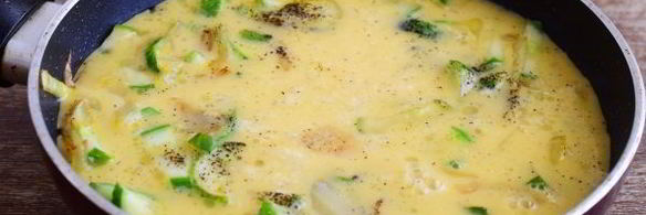 омлет с огурцами