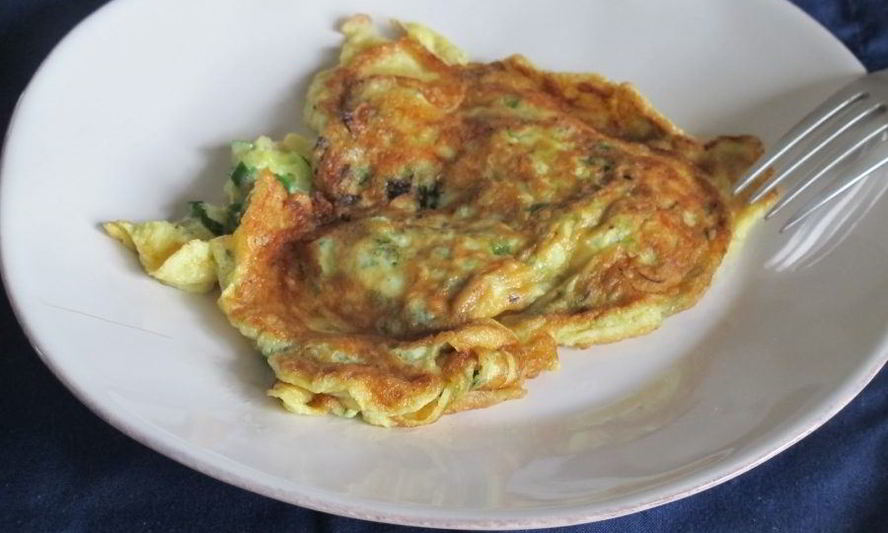 Рецепт омлета с петрушкой и зеленым луком