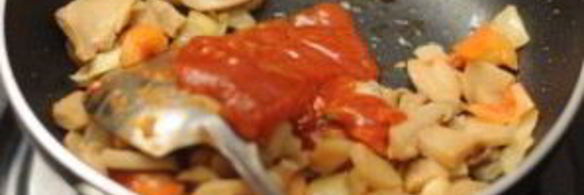 омлет с шампиньонами и помидорами