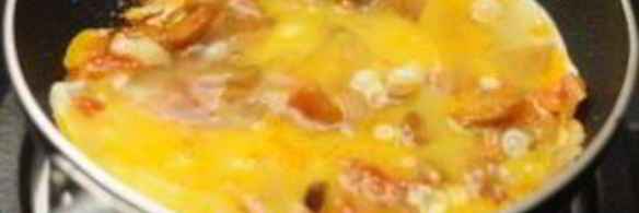 омлет с шампиньонами и помидорами