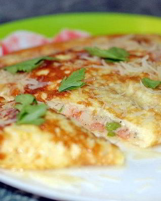 Омлет с зеленью и помидорами