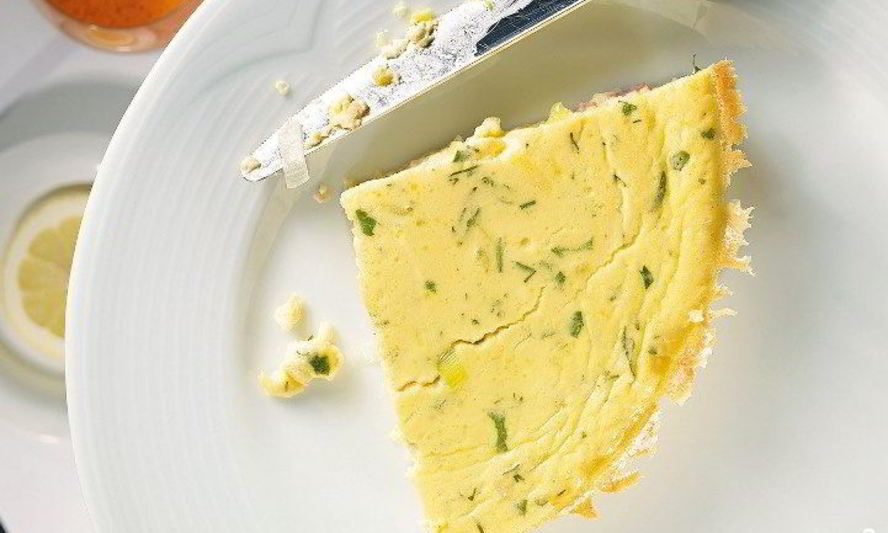 Рецепт омлета со сметаной на сковороде