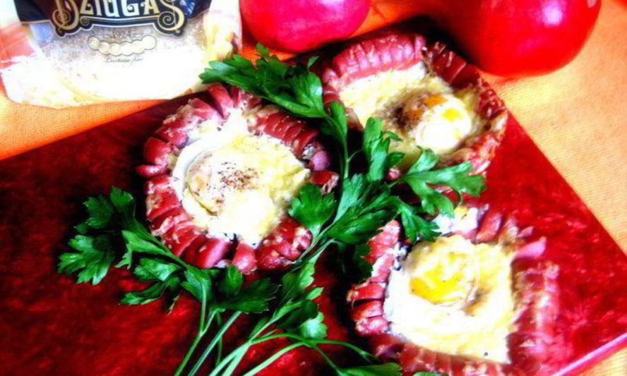 Рецепт омлетного цветочка под сыром джюгас