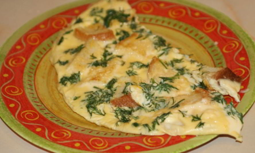 Рецепт пышного омлета с гренками