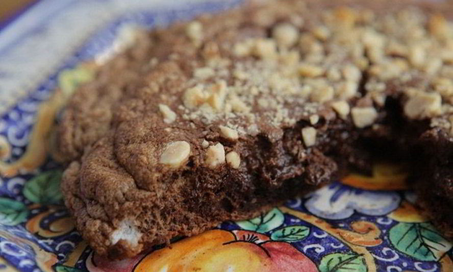 Рецепт шоколадного омлета с орехами