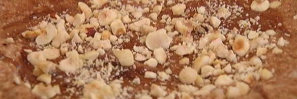 шоколадный омлет с орехами