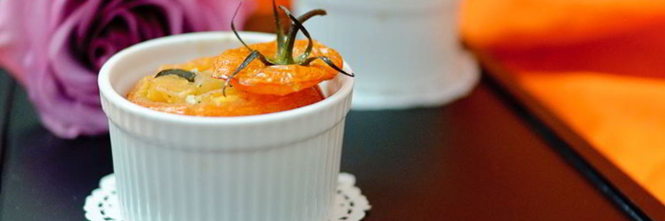 Помидоры с начинкой из сыра и маслин