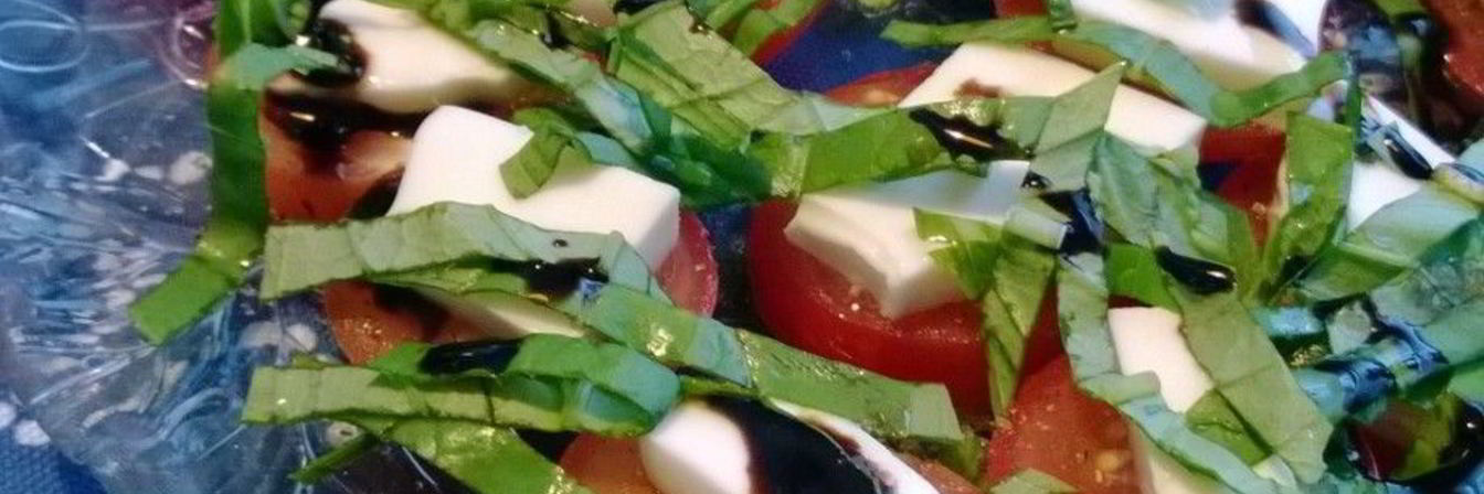 Помидоры с сыром моцарелла