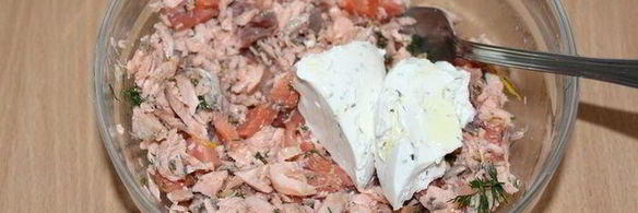 рийет из лосося с миндалем