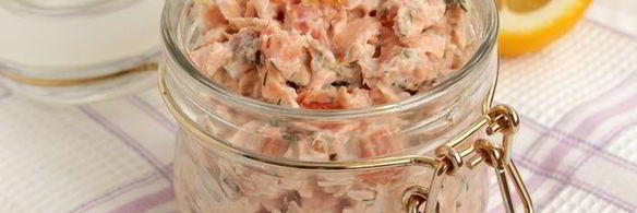 рийет из лосося с миндалем