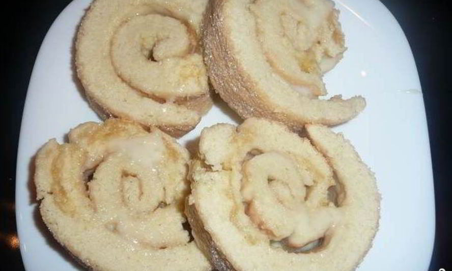 Рецепт бисквитного рулета со сгущенкой