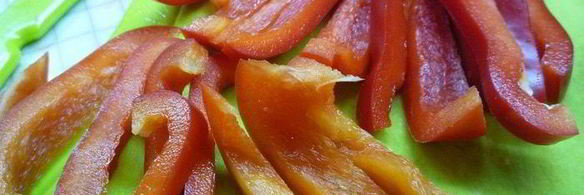 блинные рулетики из тыквы с копченостями и йогуртом