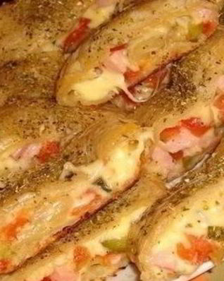 Голландский рулет с ветчиной и помидорами