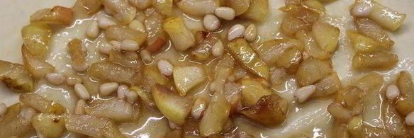 коричный рулет с кедровыми орешками