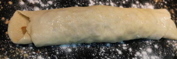 коричный рулет с кедровыми орешками