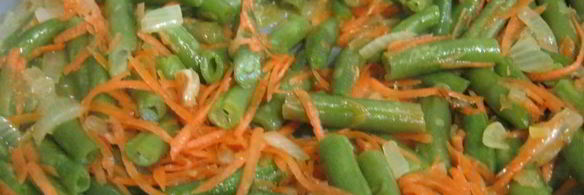 куриный рулет с яйцом и стручковой фасолью