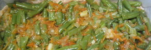 куриный рулет с яйцом и стручковой фасолью