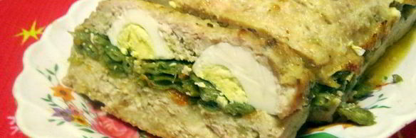 куриный рулет с яйцом и стручковой фасолью
