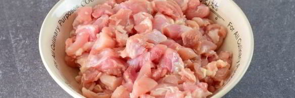 куриный рулет с желатином в пищевой пленке