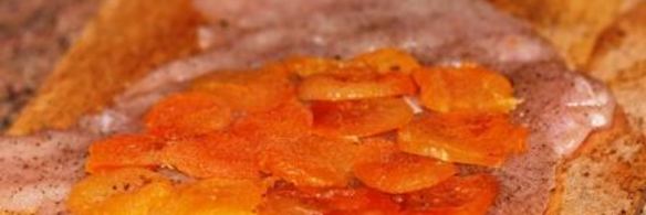 куриные рулетики с курагой и сыром