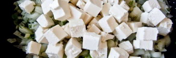 куриные рулетики с сыром фета и ароматной заправкой