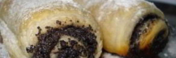 маковый рулет из слоеного теста