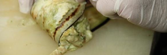 манелла — запеченные рулеты из баклажанов