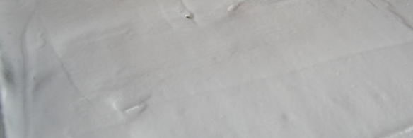 меренговый рулет с клубникой